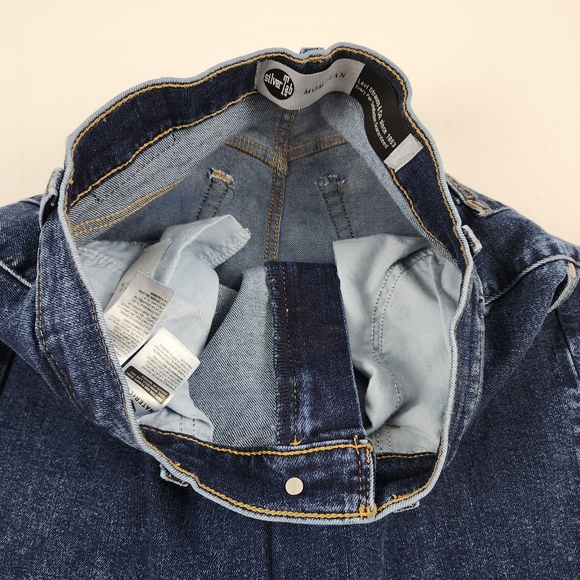 Levi’s Silver Tab Mom Jeans Size 28x26 High Waisted Frayed Hem - Picture 5 of 11